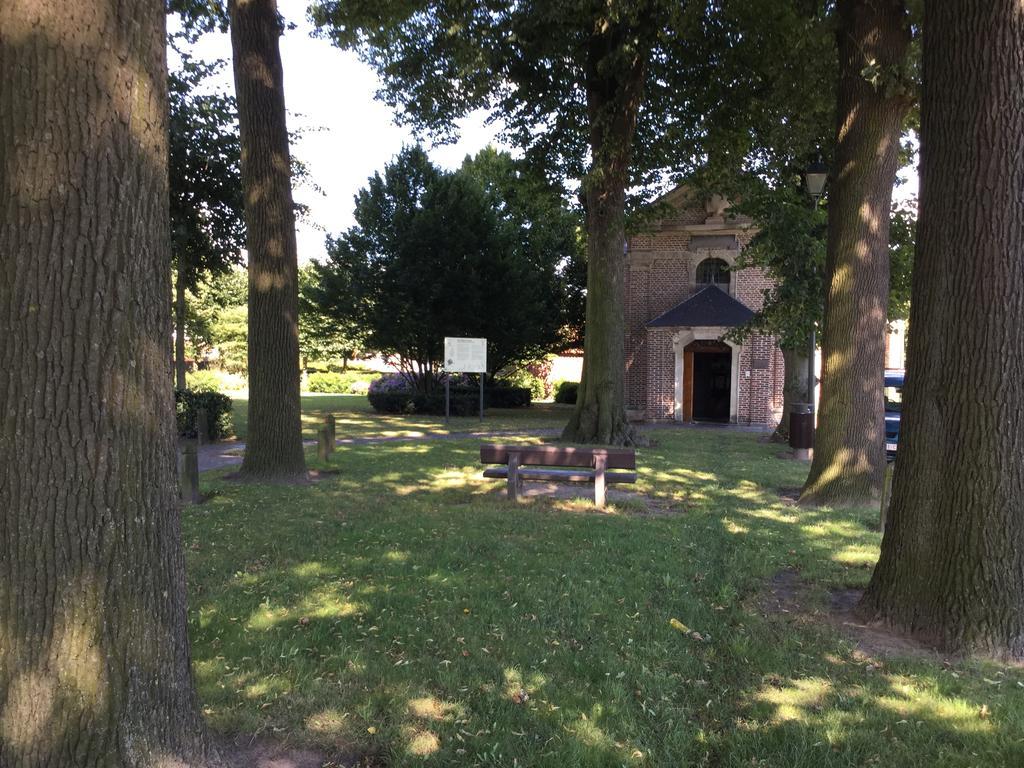 B&B De Grote Plaats Hoogstraten Bagian luar foto